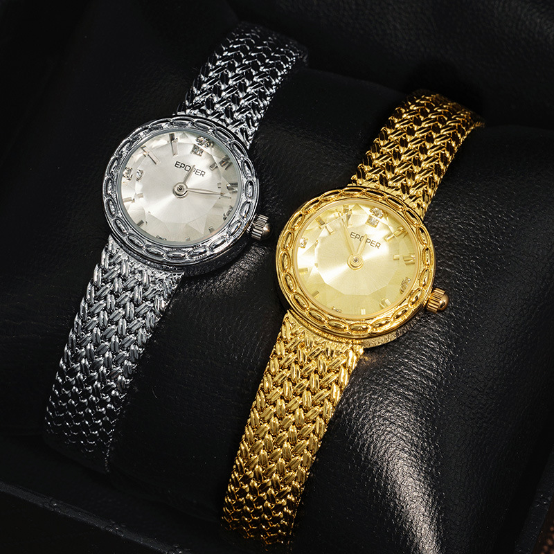Luxury Watch Value - Jam tangan bergaya retro dengan desain