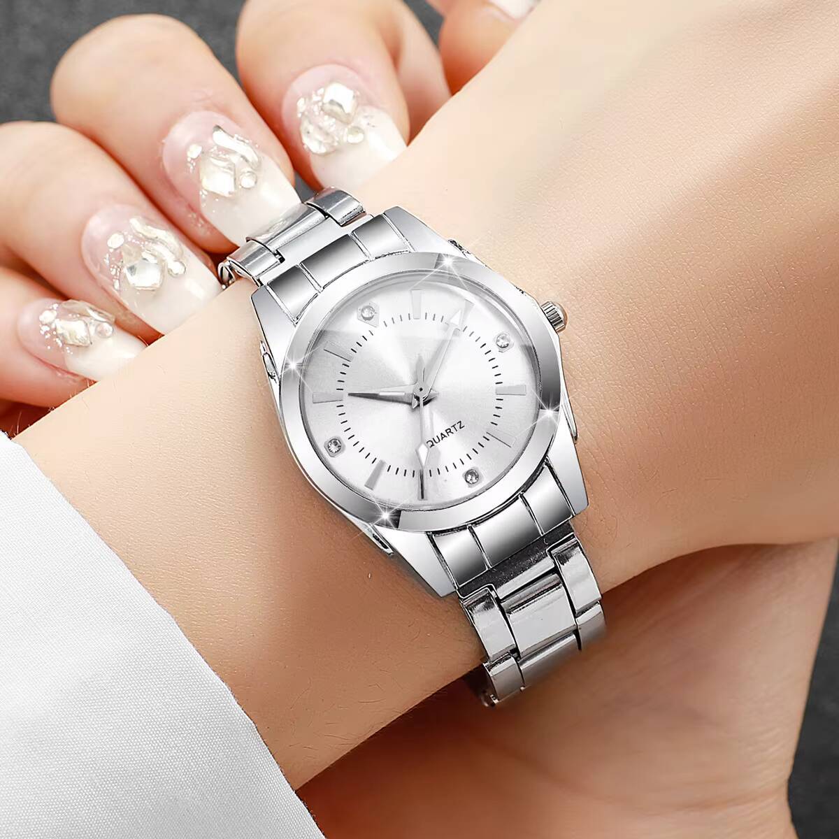 Jam Tangan Wanita Berlian Imit - Luxury Watch Organizer ulasan dan harga