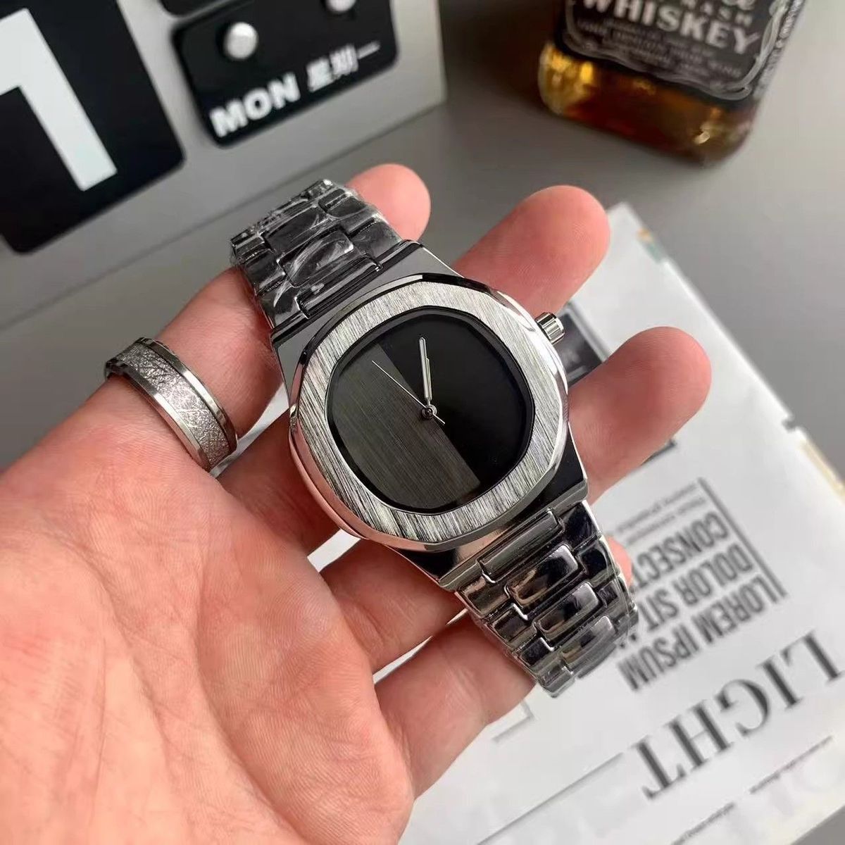 Jam Tangan Quartz Pria Logo Ku - Luxury Watch Brands Logo ulasan dan harga